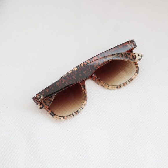 H&M Brown Leopard Cheetah Print Fashion Sunglasses - Picture 3 of 3